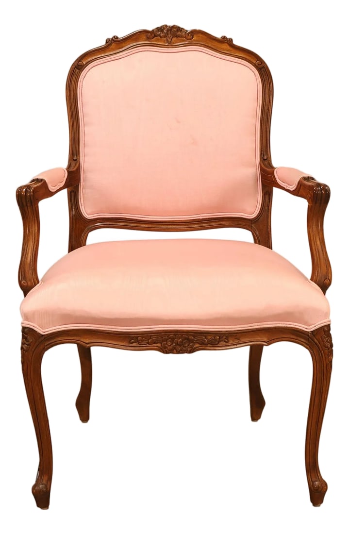 Ethan Allen French Louis XV Style Fauteuil Armchair: High Quality Vintage Floral Carved Frame Fauteuil Armchair Condition: Alterations: Original Condition Unaltered Imperfections: Some Imperfections Condition Notes: Clean vintage condition Origin: Unite