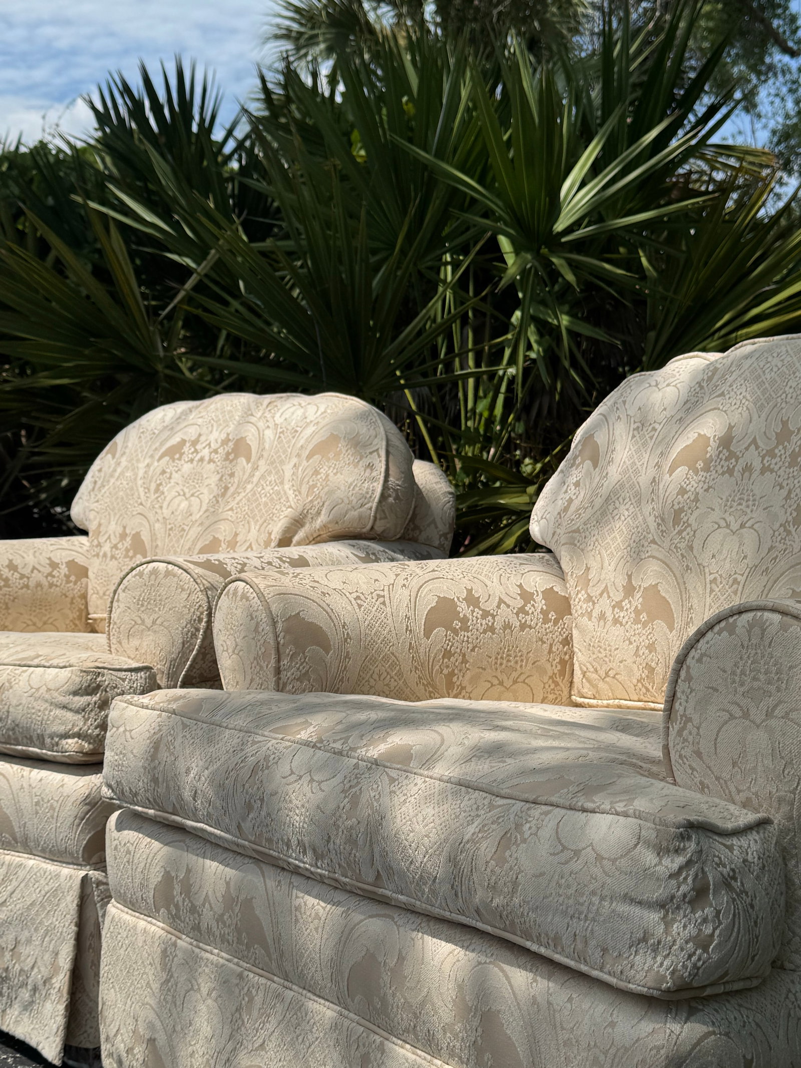 Pair of Vintage Ethan Allen White Damask Upholstered Accent Chairs - 3