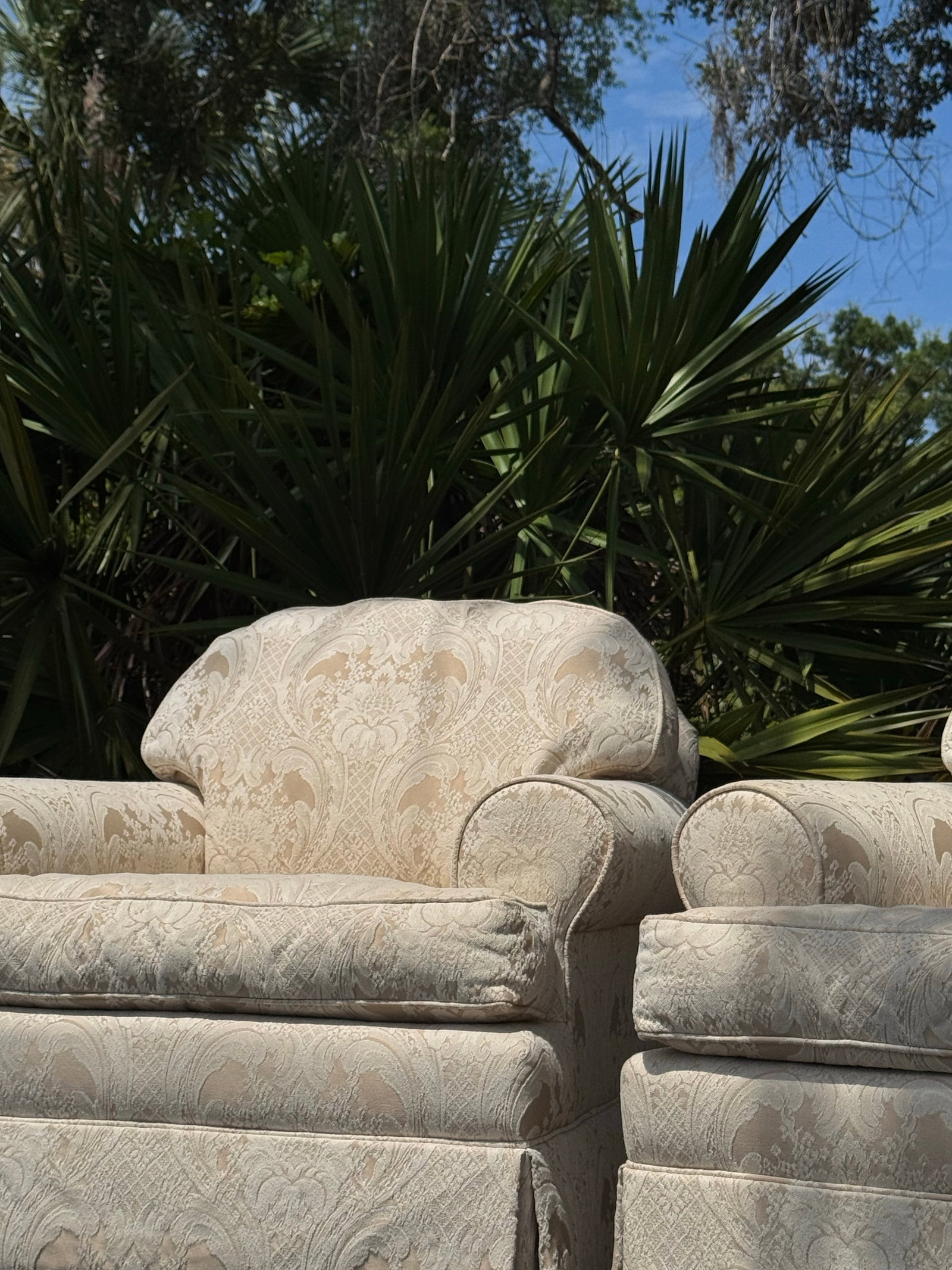 Pair of Vintage Ethan Allen White Damask Upholstered Accent Chairs - 5