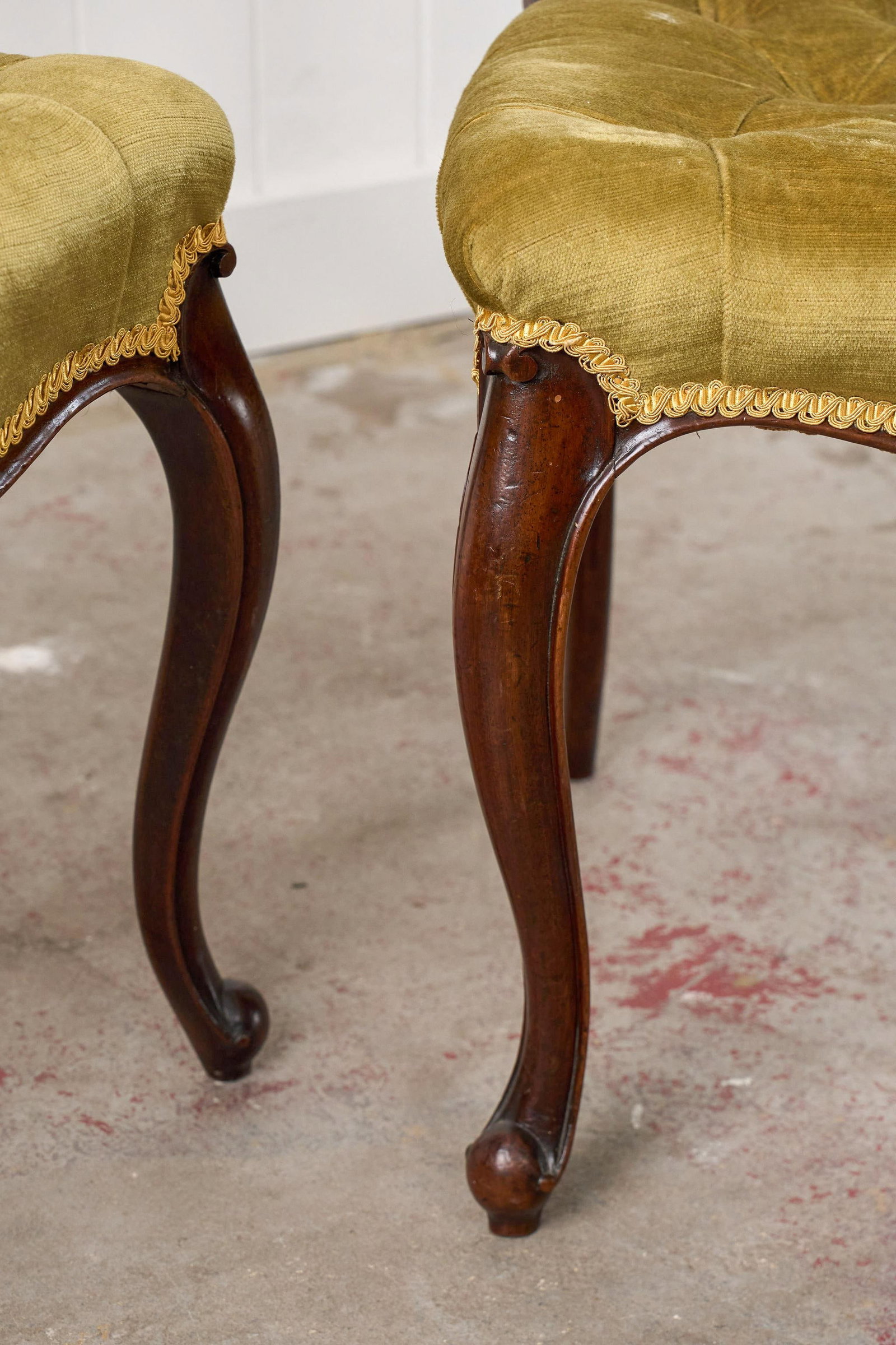 Pair of Antique Carved Chairs With Velvet Tufted Upholstered Seats - 11