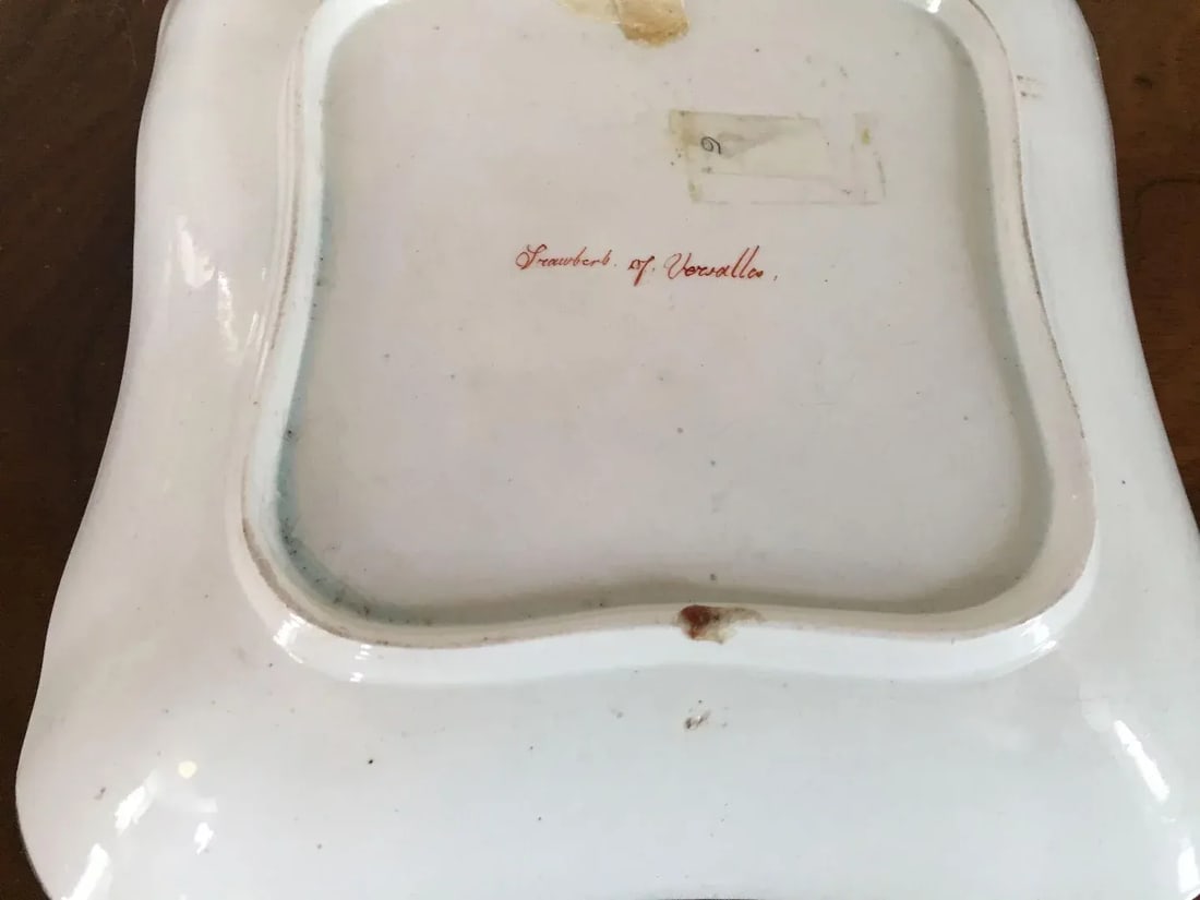 1810 Creamware Pearlware Botanical Square Dish with Hand Painted Strawberry Specimen - 2