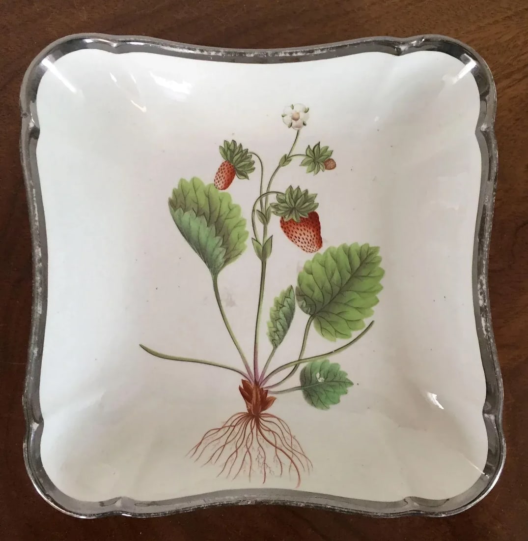 1810 Creamware Pearlware Botanical Square Dish with Hand Painted Strawberry Specimen - 3