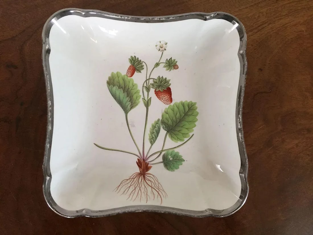 1810 Creamware Pearlware Botanical Square Dish with Hand Painted Strawberry Specimen - 5