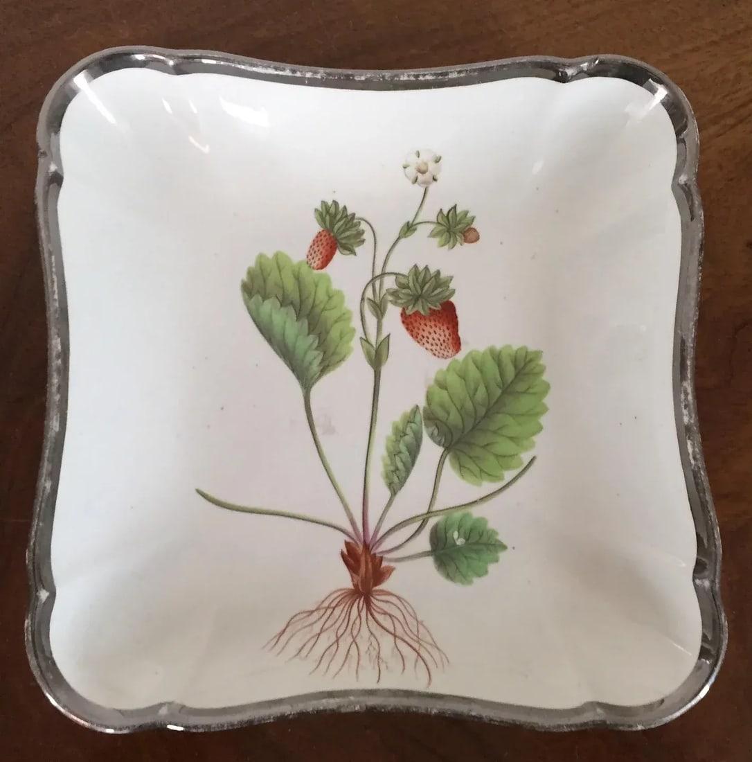 1810 Creamware Pearlware Botanical Square Dish with Hand Painted Strawberry Specimen - 8