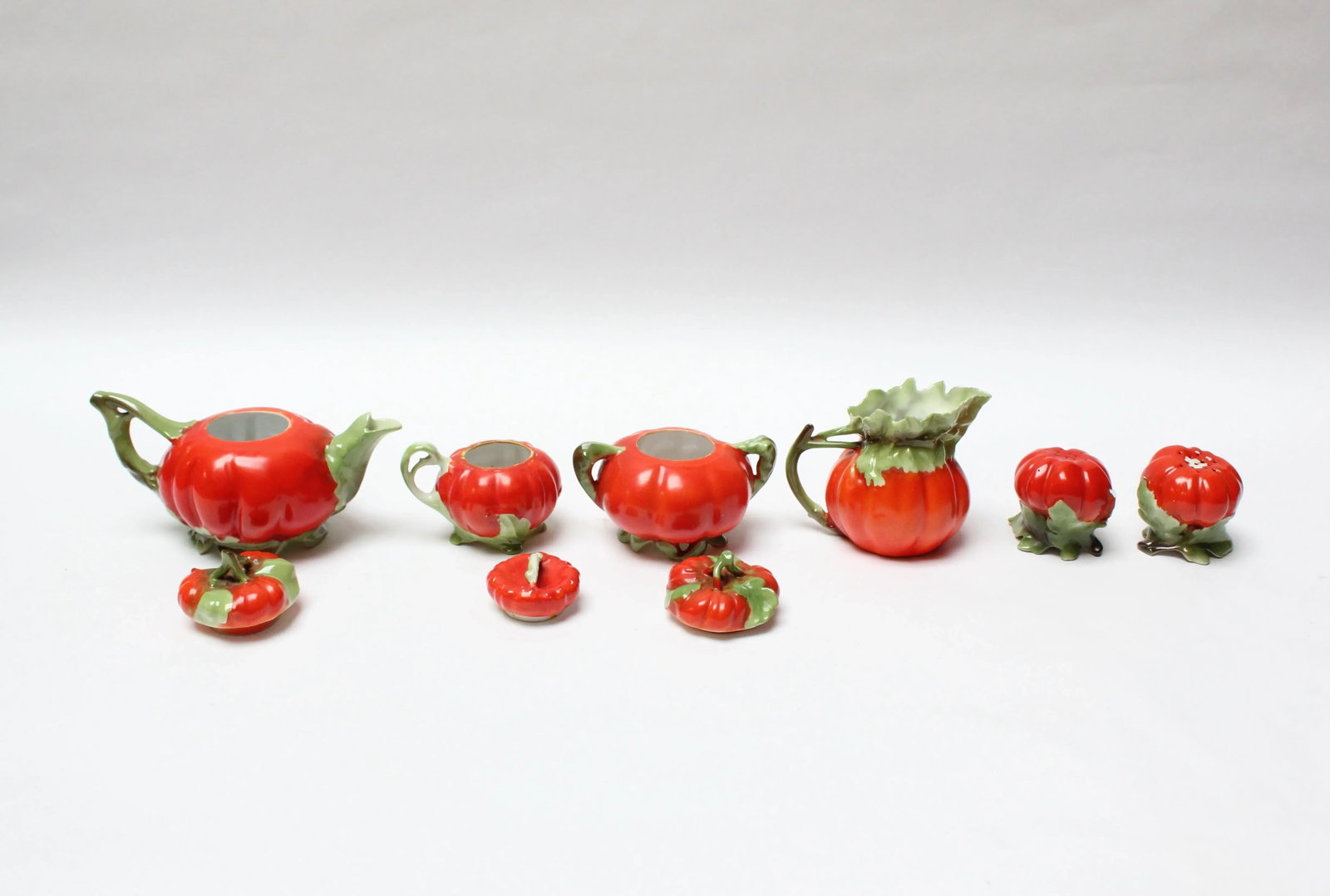 Six-Piece Royal Bayreuth Bavarian Porcelain Figural "Tomato" Tea Set - 5