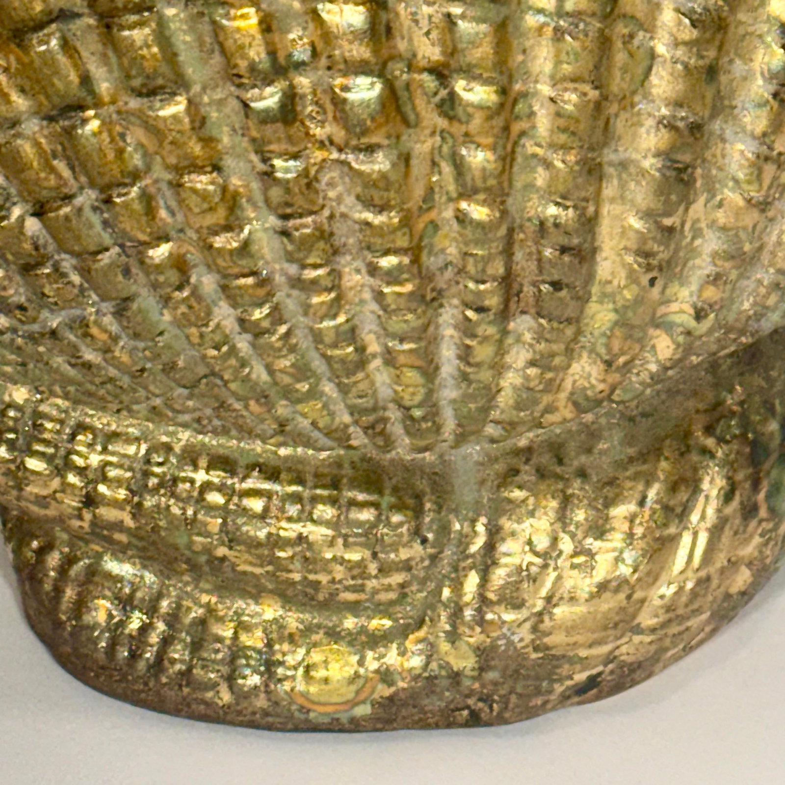1980s Palm Beach Regency Bespoke Multilayered Gilt Ceramic Shell Vase - 11