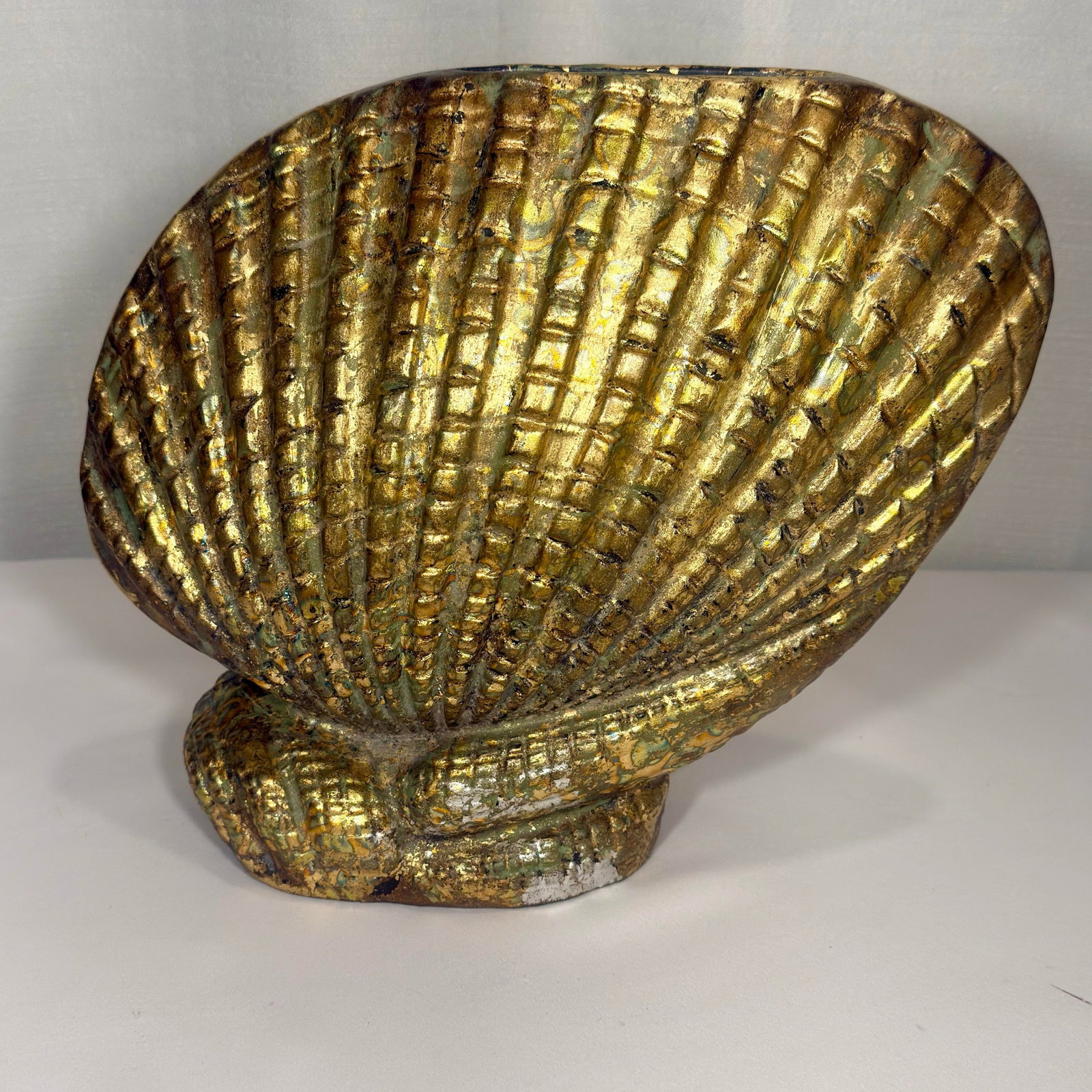 1980s Palm Beach Regency Bespoke Multilayered Gilt Ceramic Shell Vase - 9