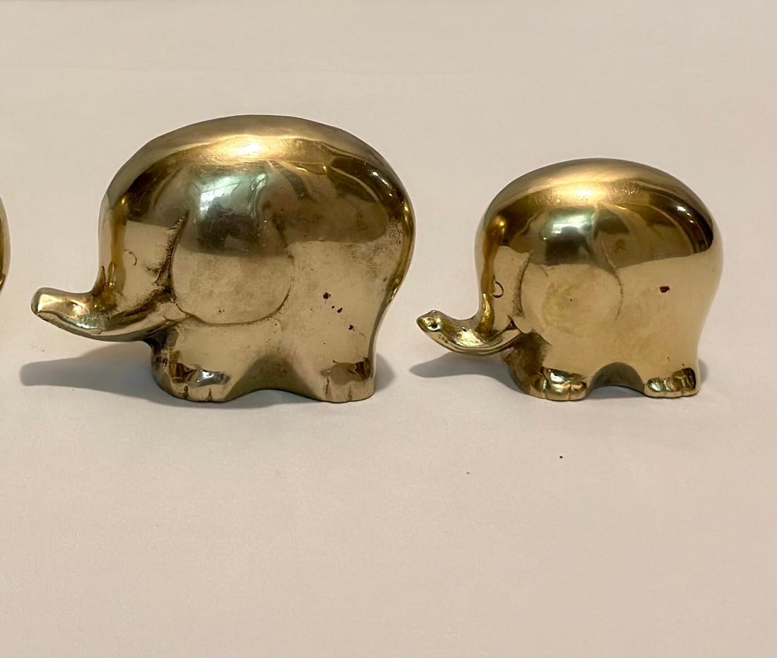 1970s Hollywood Regency "Pudgy" Brass Elepant Family Paperweights - Set of 4 - 6
