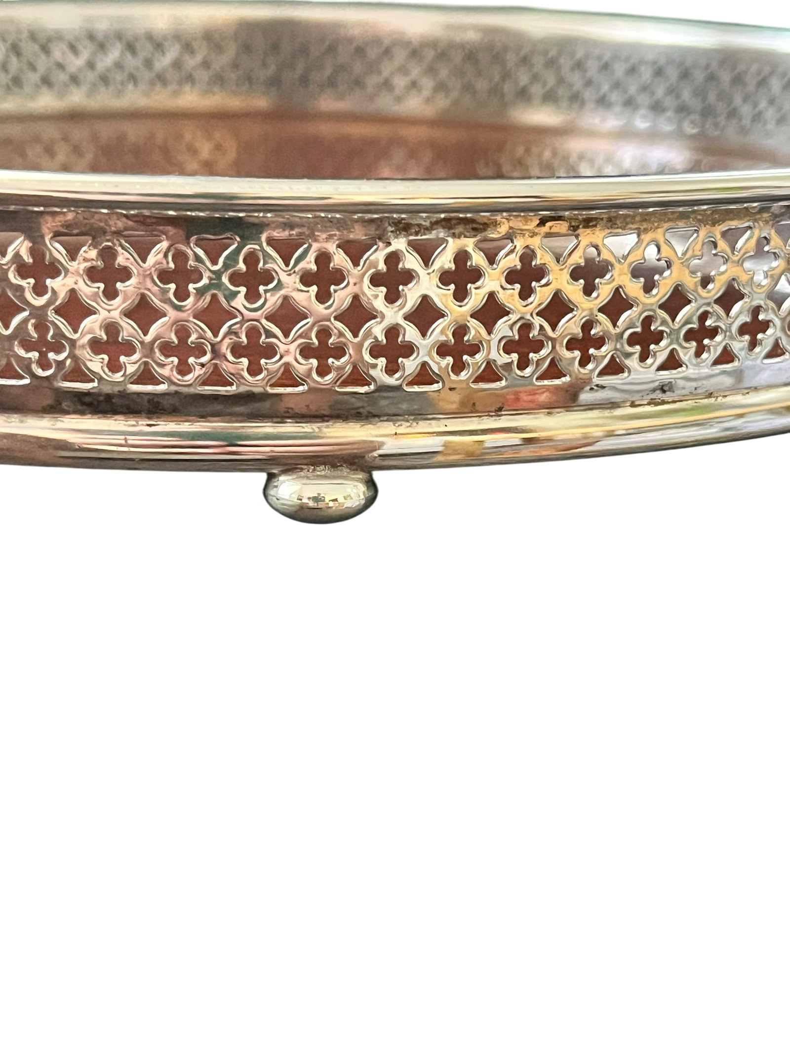 Vintage Silverplate & Mahogany Circular Gallery Tray With Pierced Quatrefoil Edge and Three Ball Fee - 7