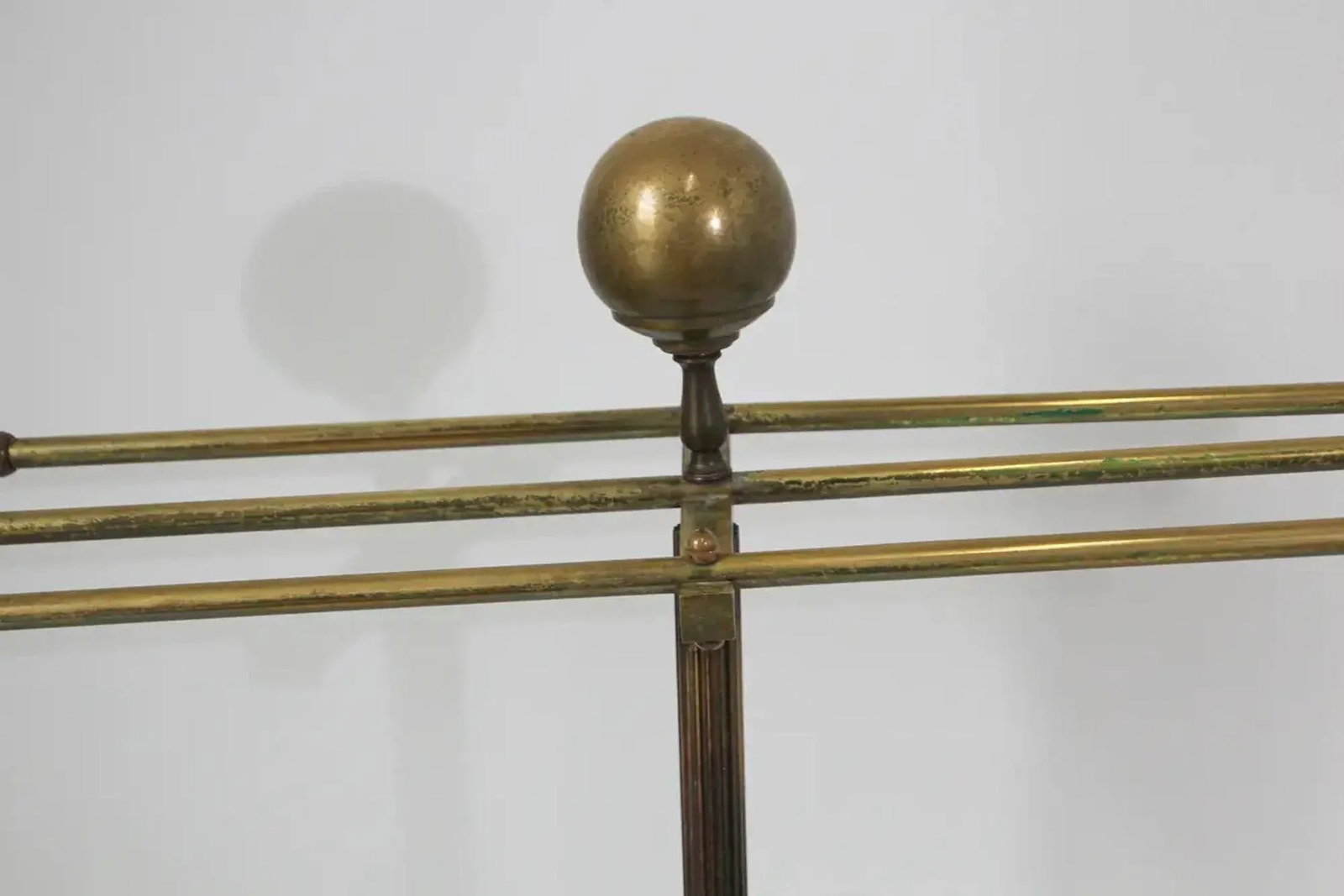 Antique Hollywood Regency Brass Towel Rack Valet Stand 1950's - 4