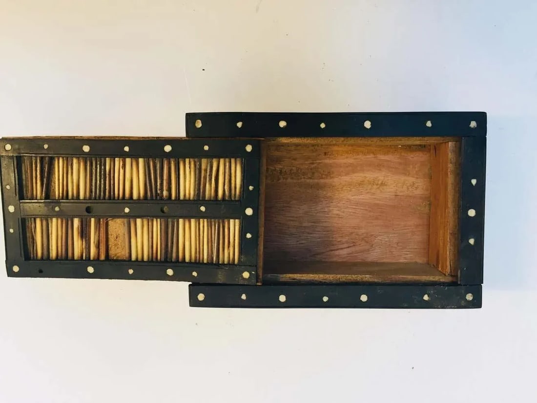 Antique Anglo Indian Box Handcrafted with Porcupine Quills - 4
