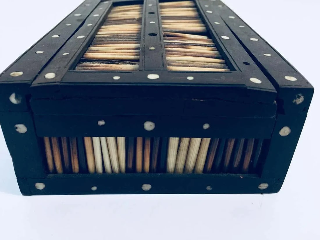 Antique Anglo Indian Box Handcrafted with Porcupine Quills - 7