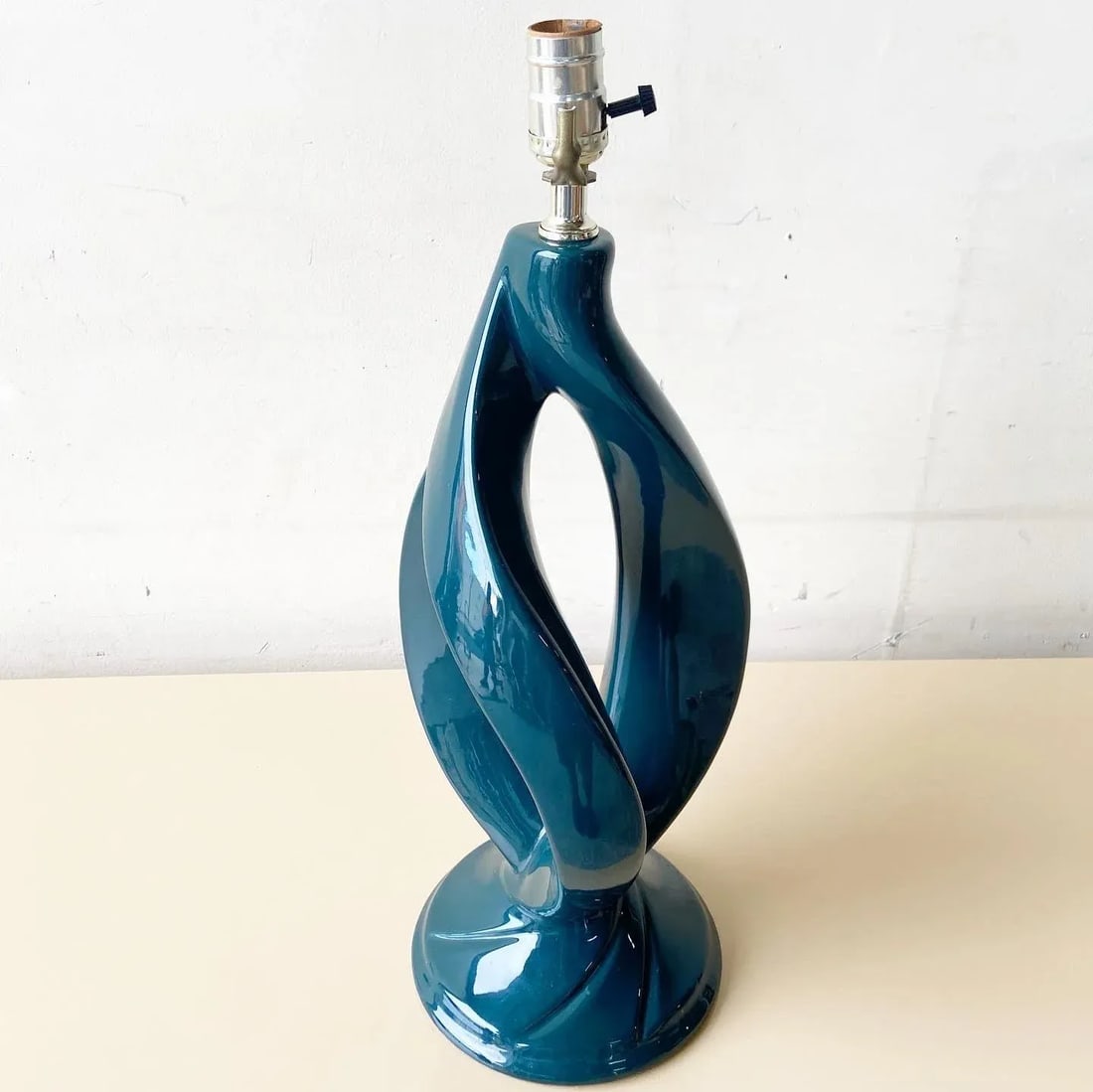 Postmodern Dark Green Sculpted Ceramic Table Lamp - 3