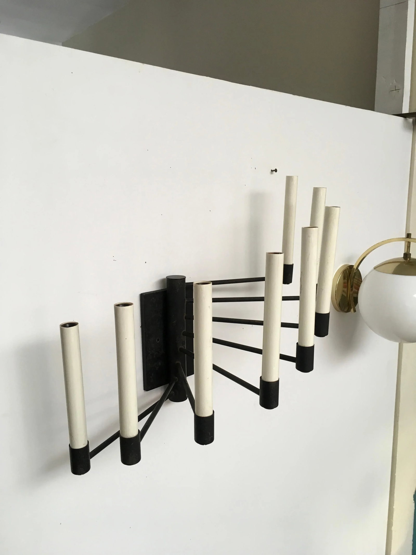 Rare Lightolier Eight-Arm Mid-Century Modern Wall Sconce, Model Ca-5417, Attributed to Gerald Thurst - 7