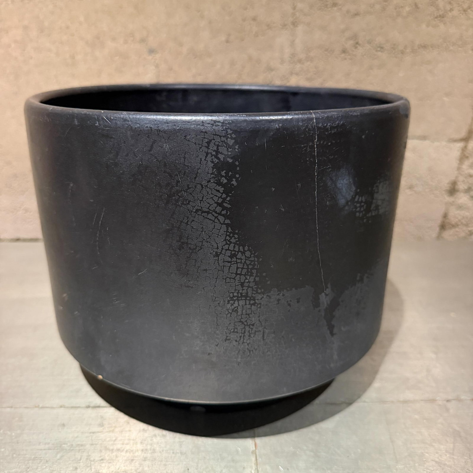 Mid-Century Modern Black Planter by Gainey Pottery, 9.75\" Diameter" - 8