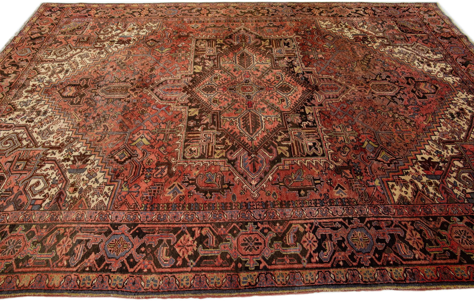 1960s Vintage Red Heriz Handmade Wool Rug With Medallion Motif - 5