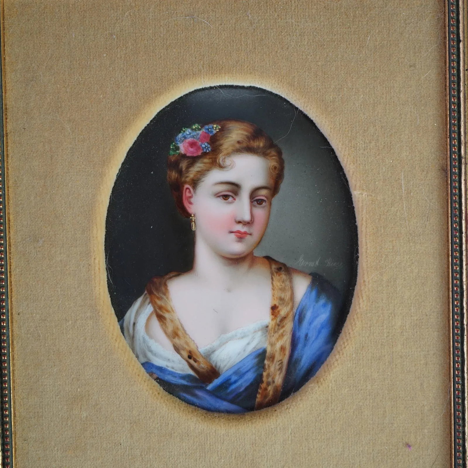 Antique KPM School Portrait Painting of a Young Woman on Porcelain Late 19th Century - 3