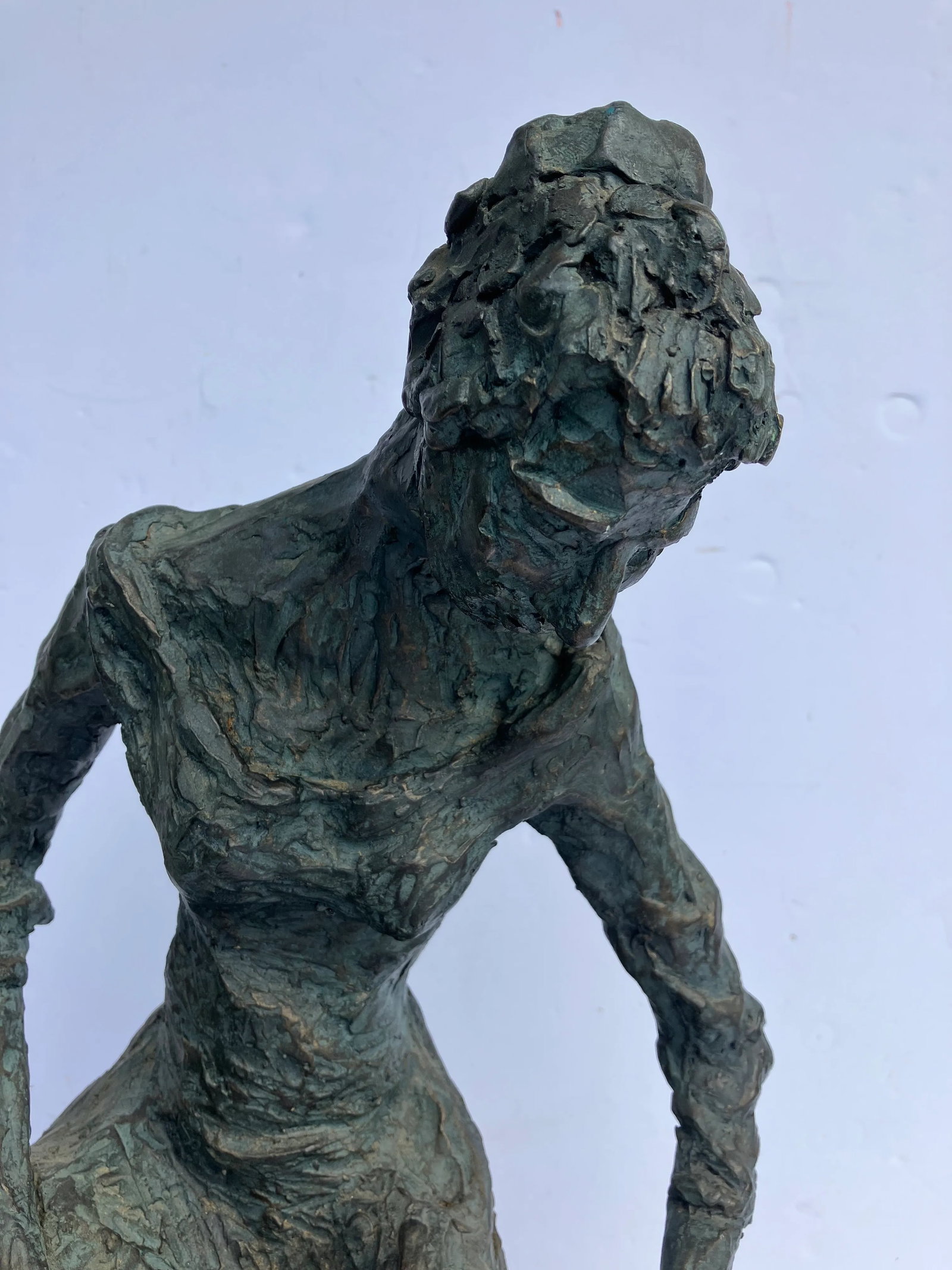 2000s Modernist Figurative Female Sculpture Signed F. Weissman - 11