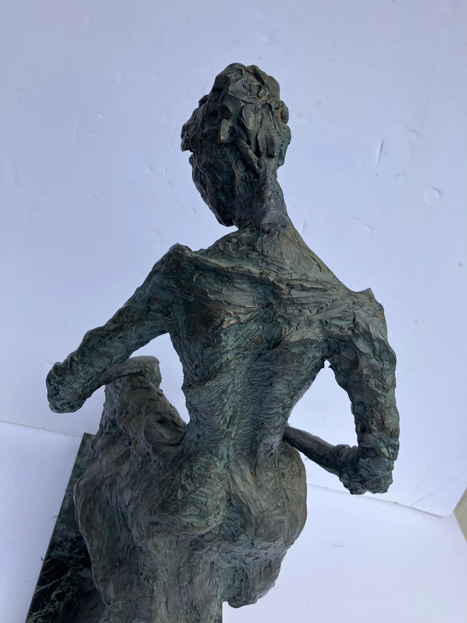 2000s Modernist Figurative Female Sculpture Signed F. Weissman - 2