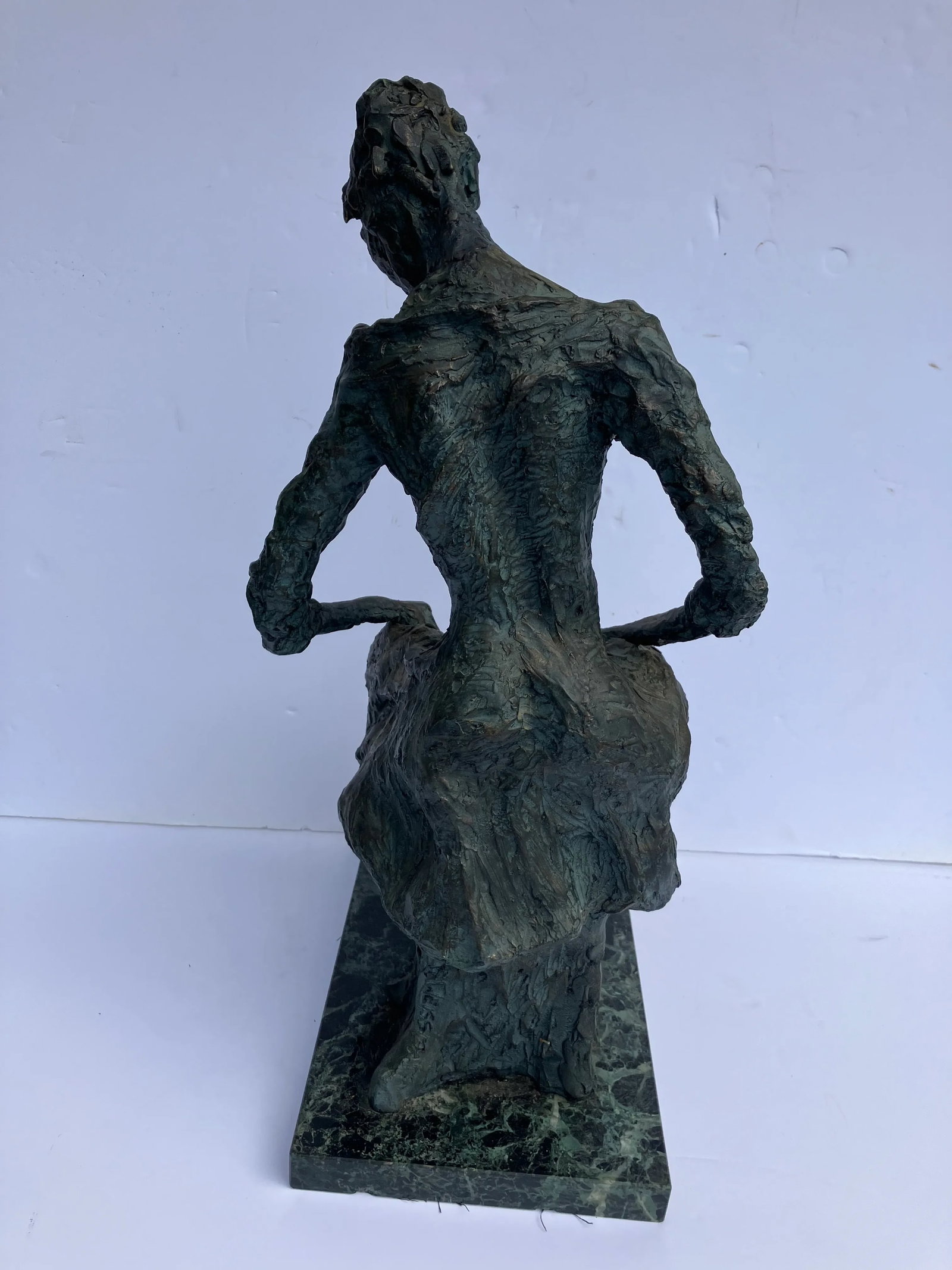 2000s Modernist Figurative Female Sculpture Signed F. Weissman - 4