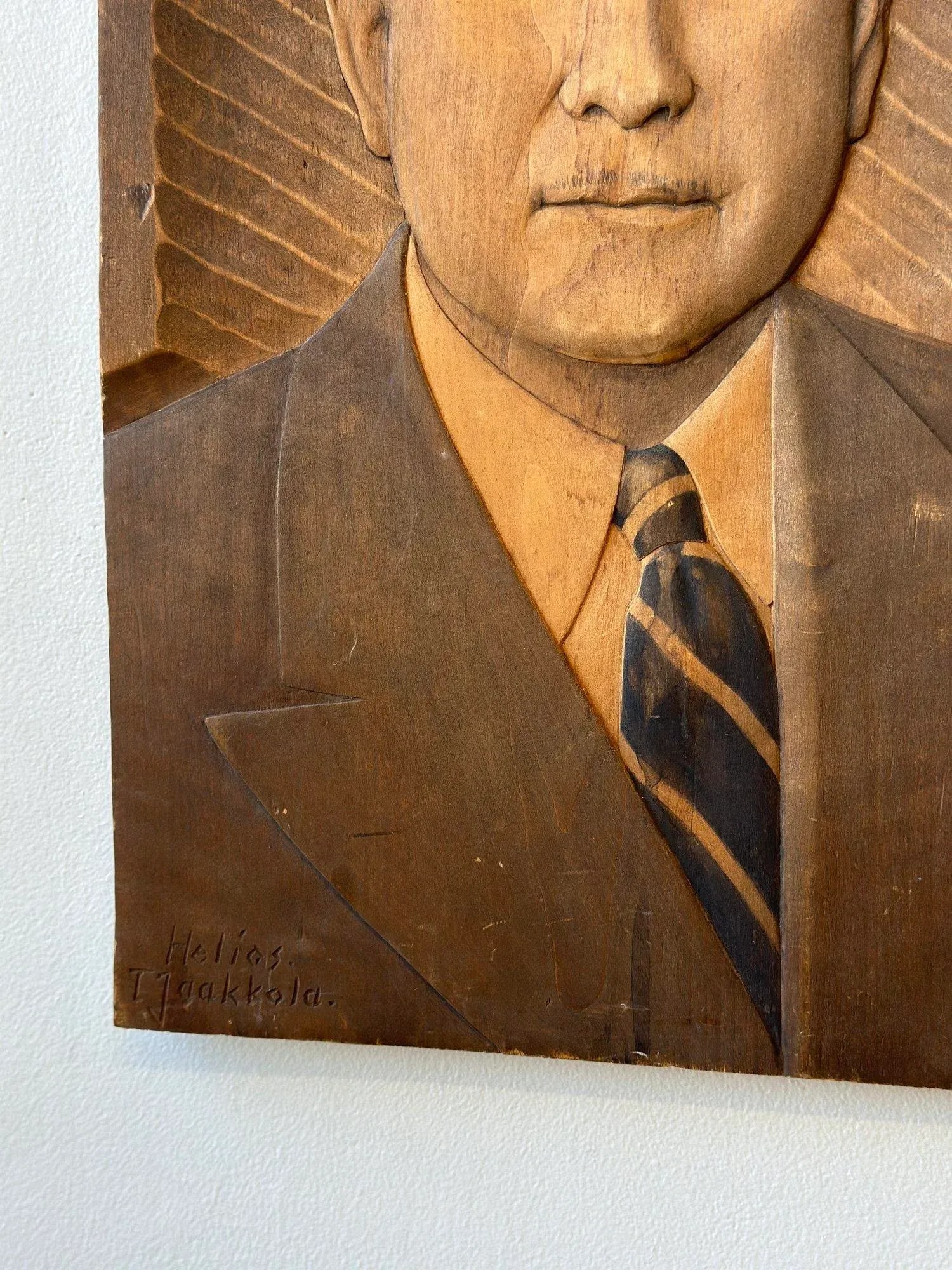 Vintage Finnish Carved Bas-Relief Portrait, Circa 1930s-40s - 10