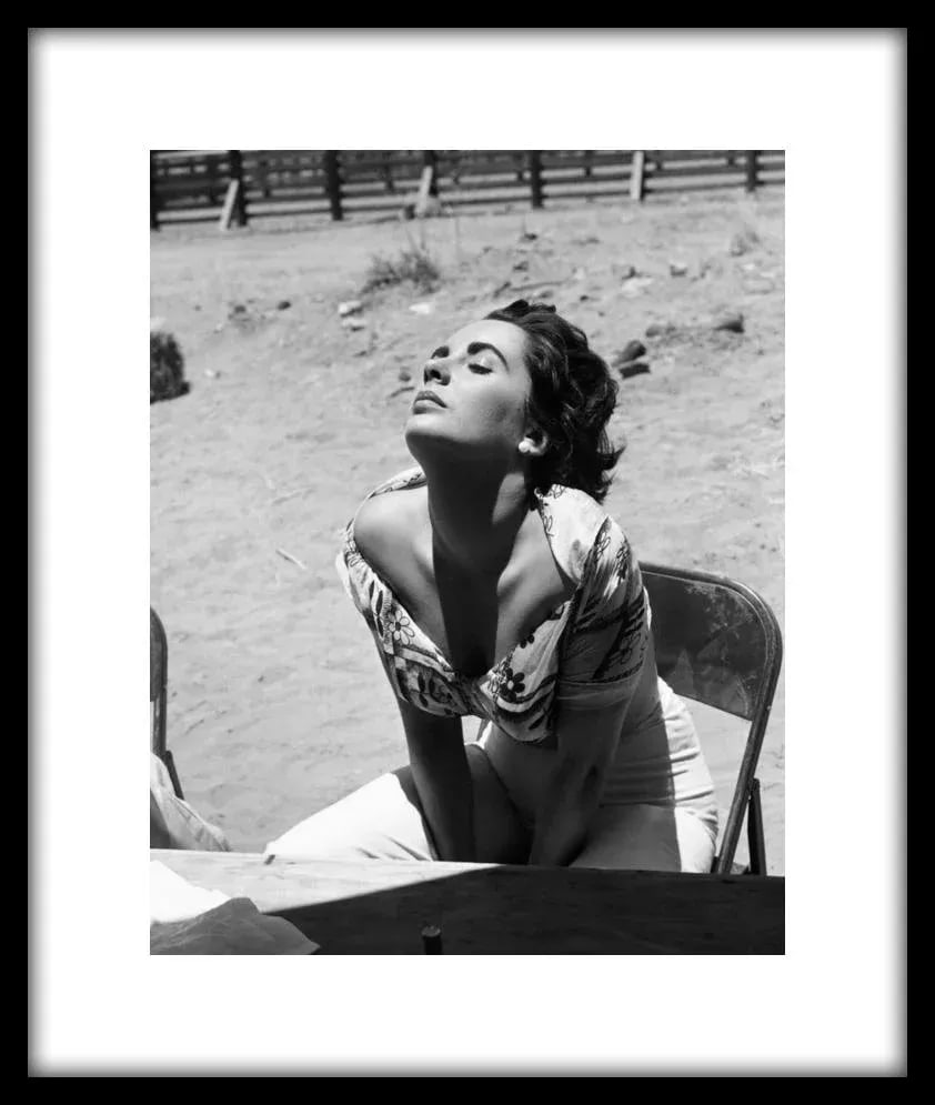 Elizabeth Taylor on the Set of "Giant" 1955 (Photo by Sid Avery) - 2