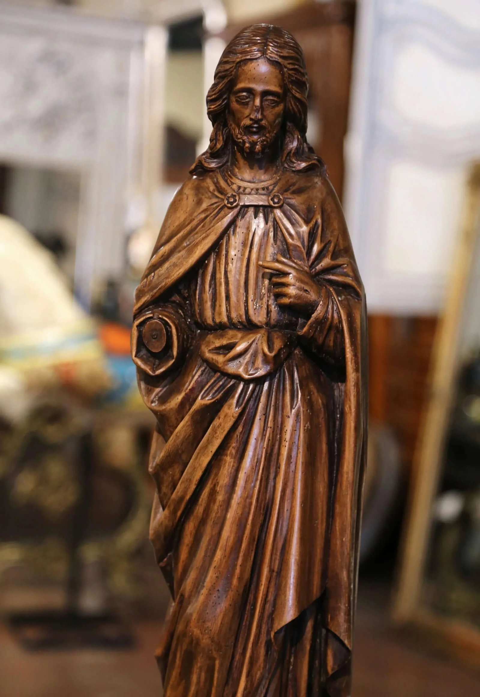 18th Century French Carved Walnut Statue of Jesus Christ - 2