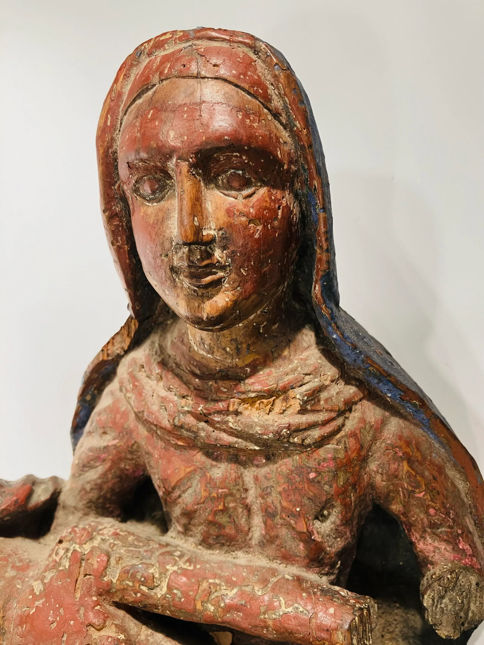 16th Century Pieta Sculpture - 2