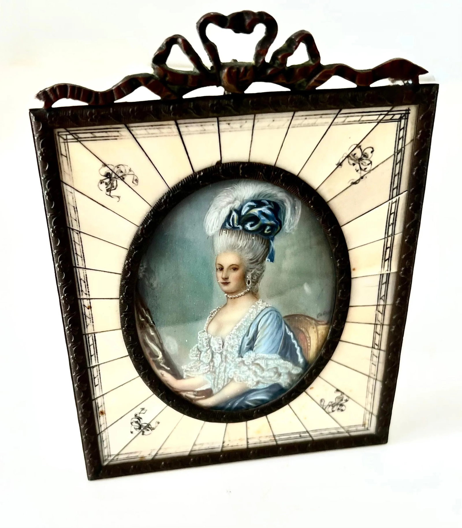 Hand Painted Miniature Portrait of a Lady ca. late 19th C. Bronze and Bone Frame - 7