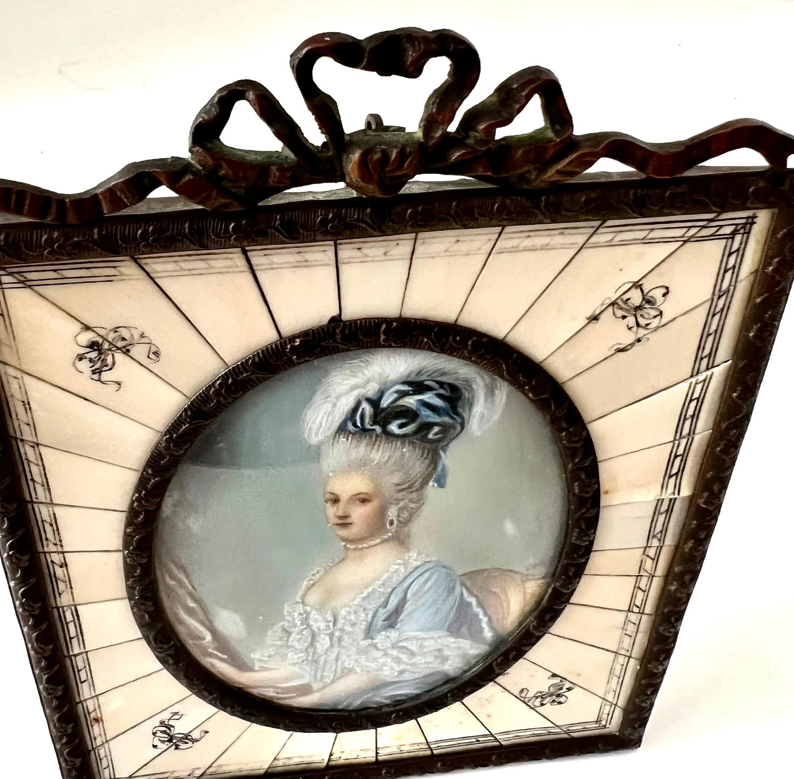 Hand Painted Miniature Portrait of a Lady ca. late 19th C. Bronze and Bone Frame - 8