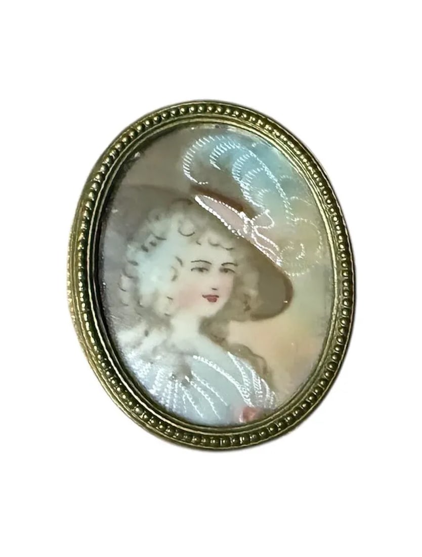 Early 19th Century Four Hand Painted Oval Porcelain Medallions Gilded Age Ladies Framed Hanger on Ba - 6