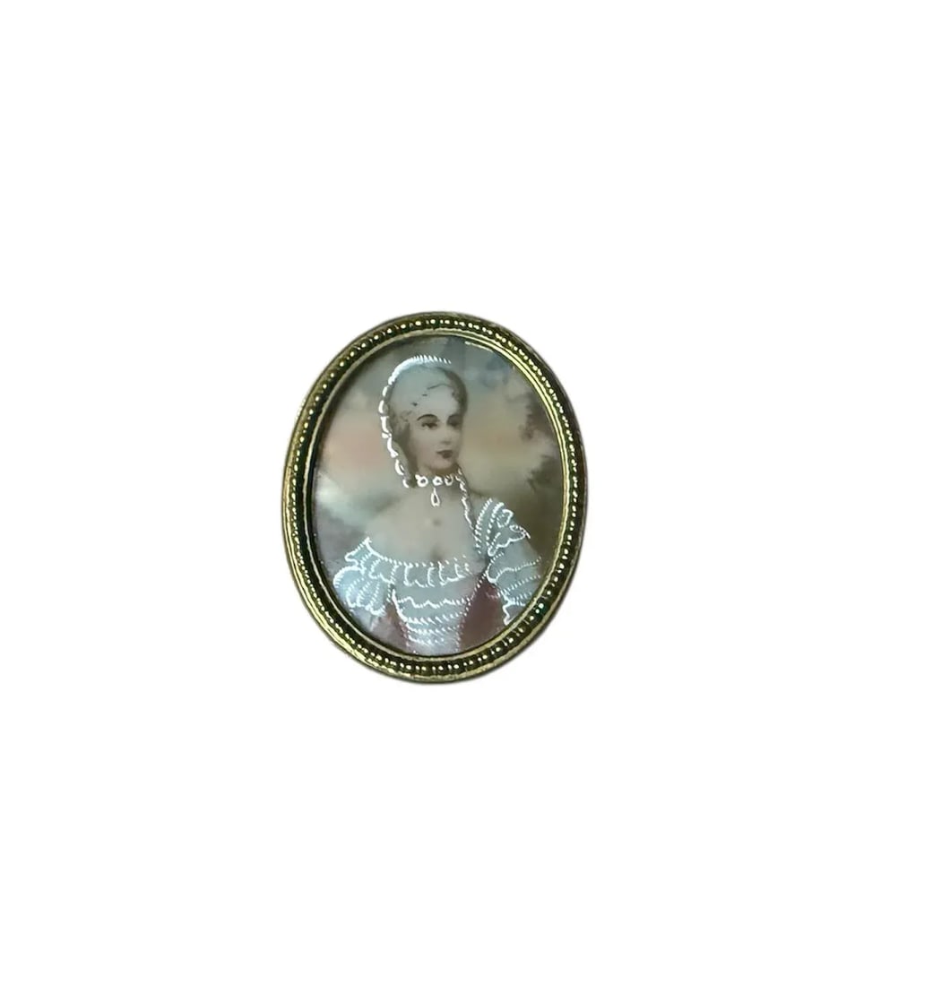 Early 19th Century Four Hand Painted Oval Porcelain Medallions Gilded Age Ladies Framed Hanger on Ba - 7
