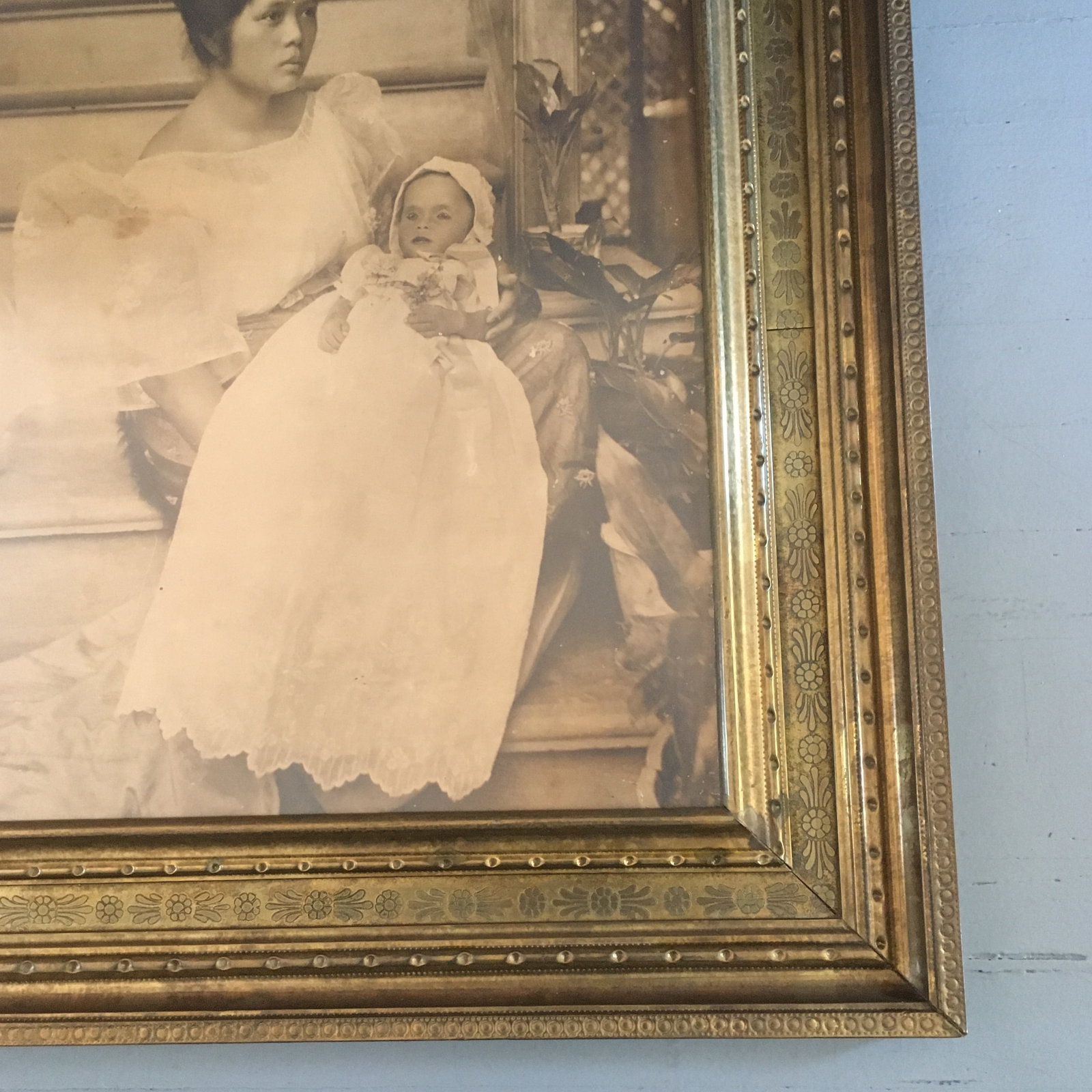 Victorian Large Brass Frame With Mourning Photo - 6