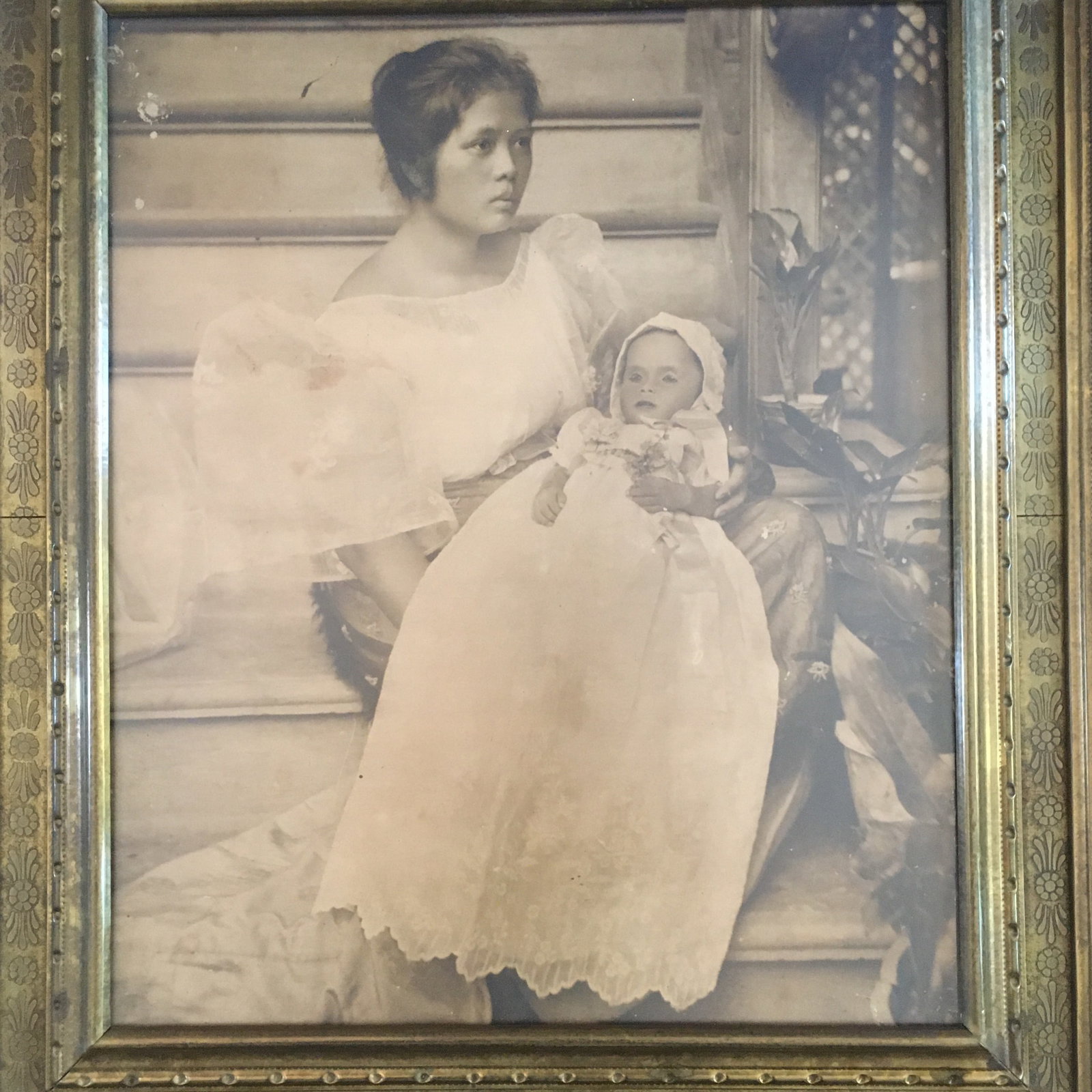 Victorian Large Brass Frame With Mourning Photo - 7