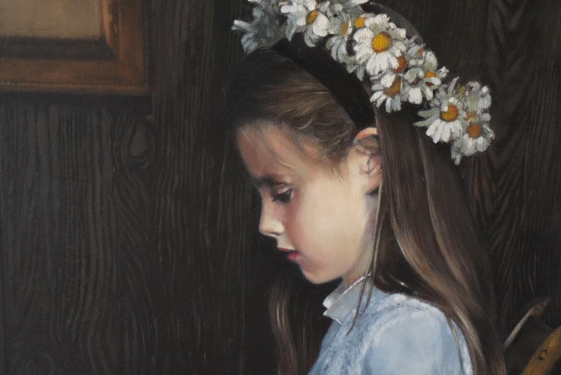 Late 20th Century Original Oil Painting of Girl With Daisy Crown - Signed Wang - Realism Portrait Wi - 3