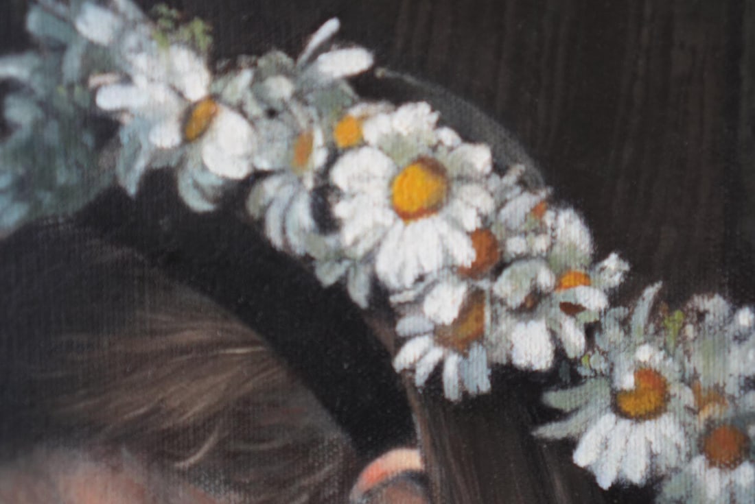 Late 20th Century Original Oil Painting of Girl With Daisy Crown - Signed Wang - Realism Portrait Wi - 6