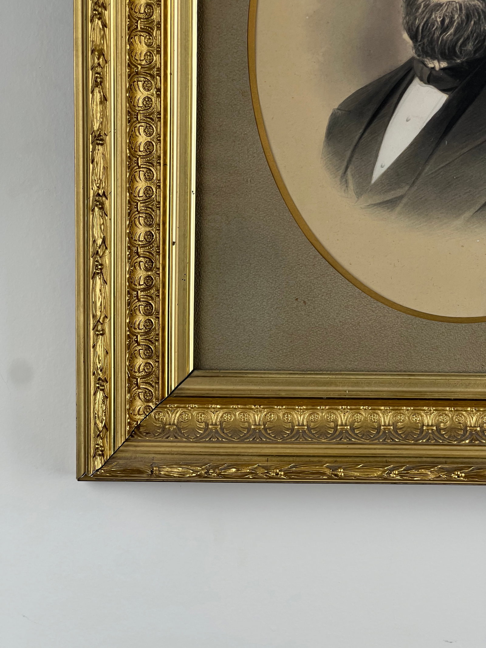 Antique Civil War Era Portrait of a Gentleman in Gilt Wood Frame - 5