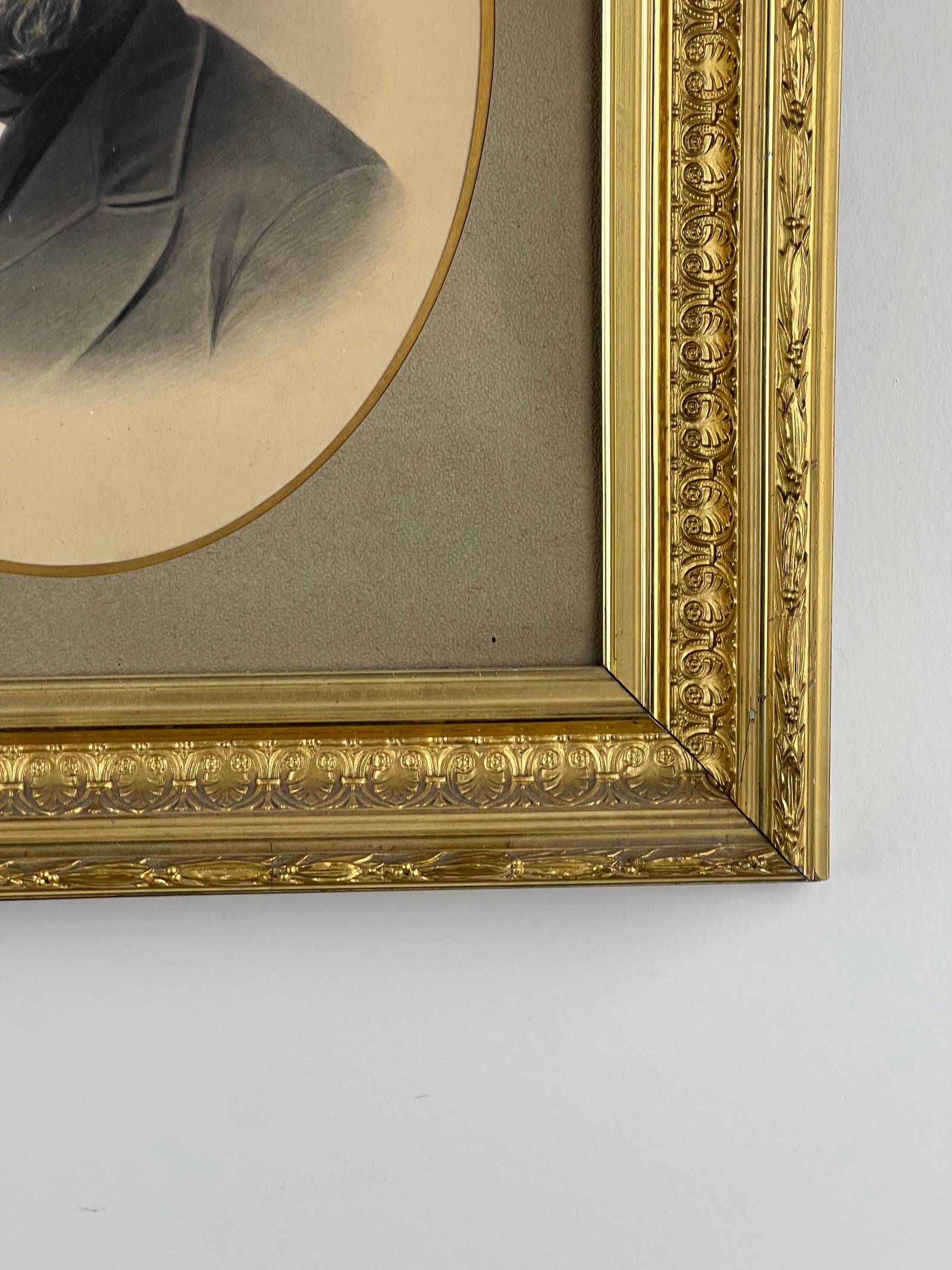 Antique Civil War Era Portrait of a Gentleman in Gilt Wood Frame - 6