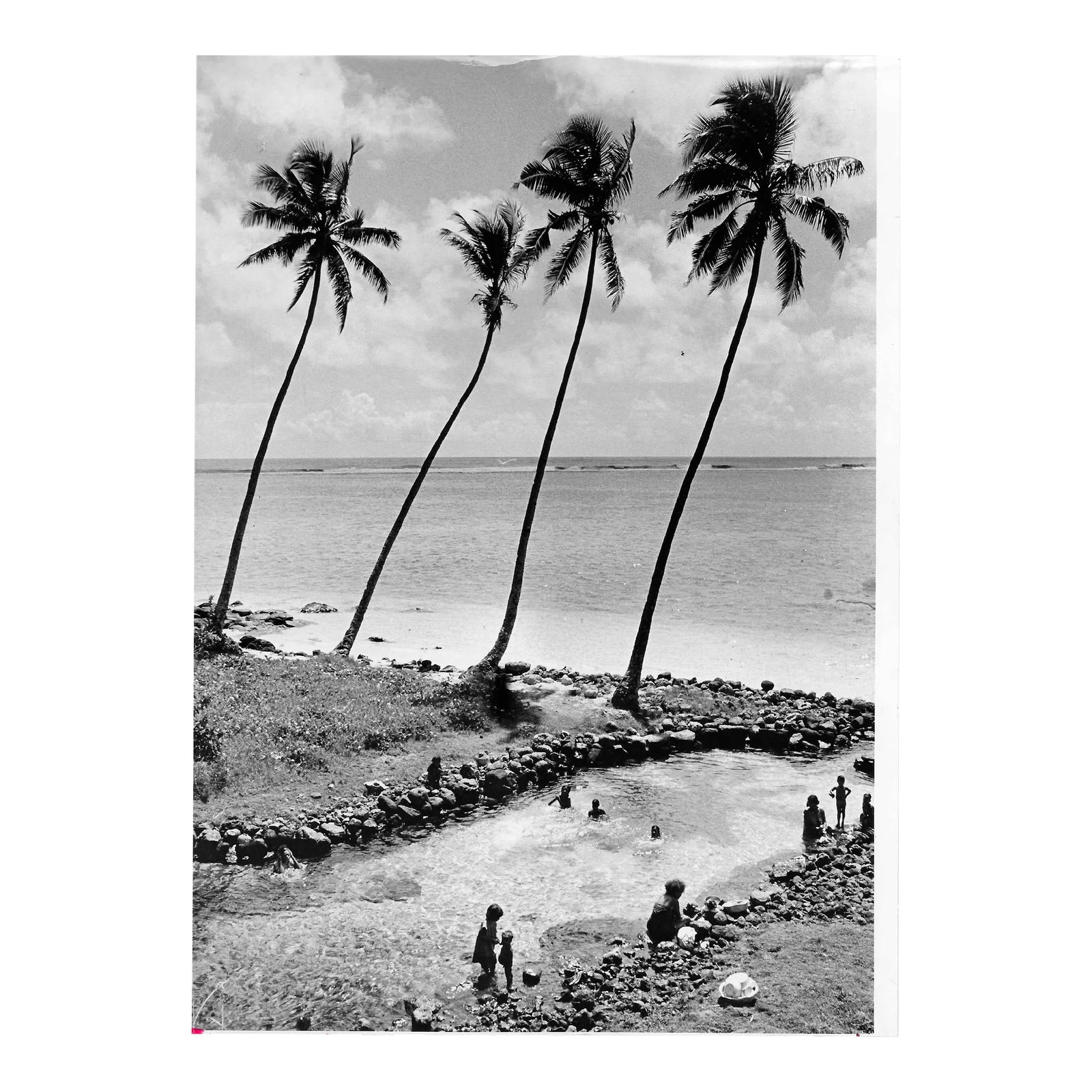 1973 Samoa Tropical Island Black & White Photograph: 1973 black and white photo of the beach in Western Samoa. Publication information on the back. Combined shipping available, please inquire. Condition: Alterations: Original Condition Unaltered