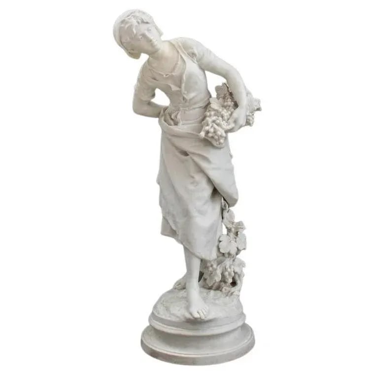 Paris Porcelain Sculpture Portrait of a Woman " Grappilleuse" Signed - 10