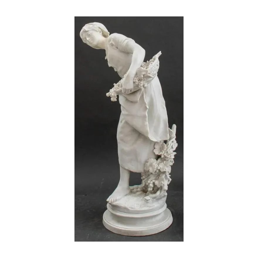 Paris Porcelain Sculpture Portrait of a Woman " Grappilleuse" Signed - 5