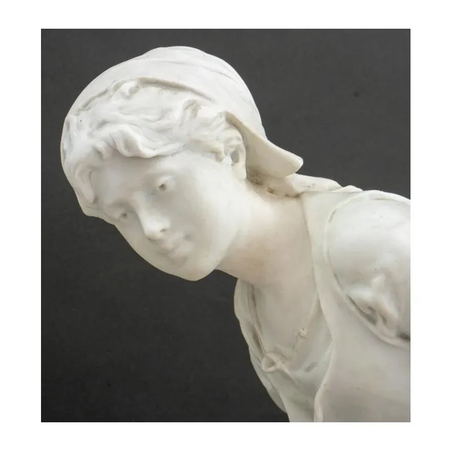 Paris Porcelain Sculpture Portrait of a Woman " Grappilleuse" Signed - 7