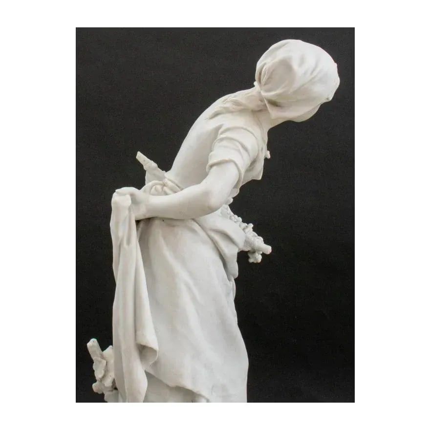 Paris Porcelain Sculpture Portrait of a Woman " Grappilleuse" Signed - 8