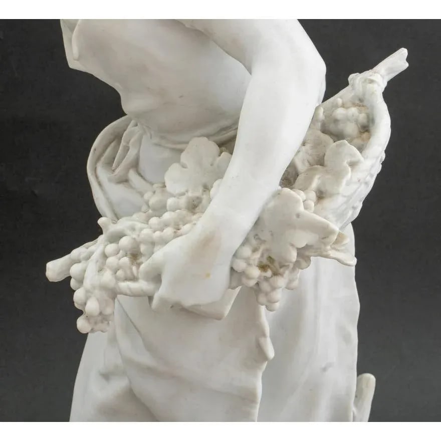 Paris Porcelain Sculpture Portrait of a Woman " Grappilleuse" Signed - 9