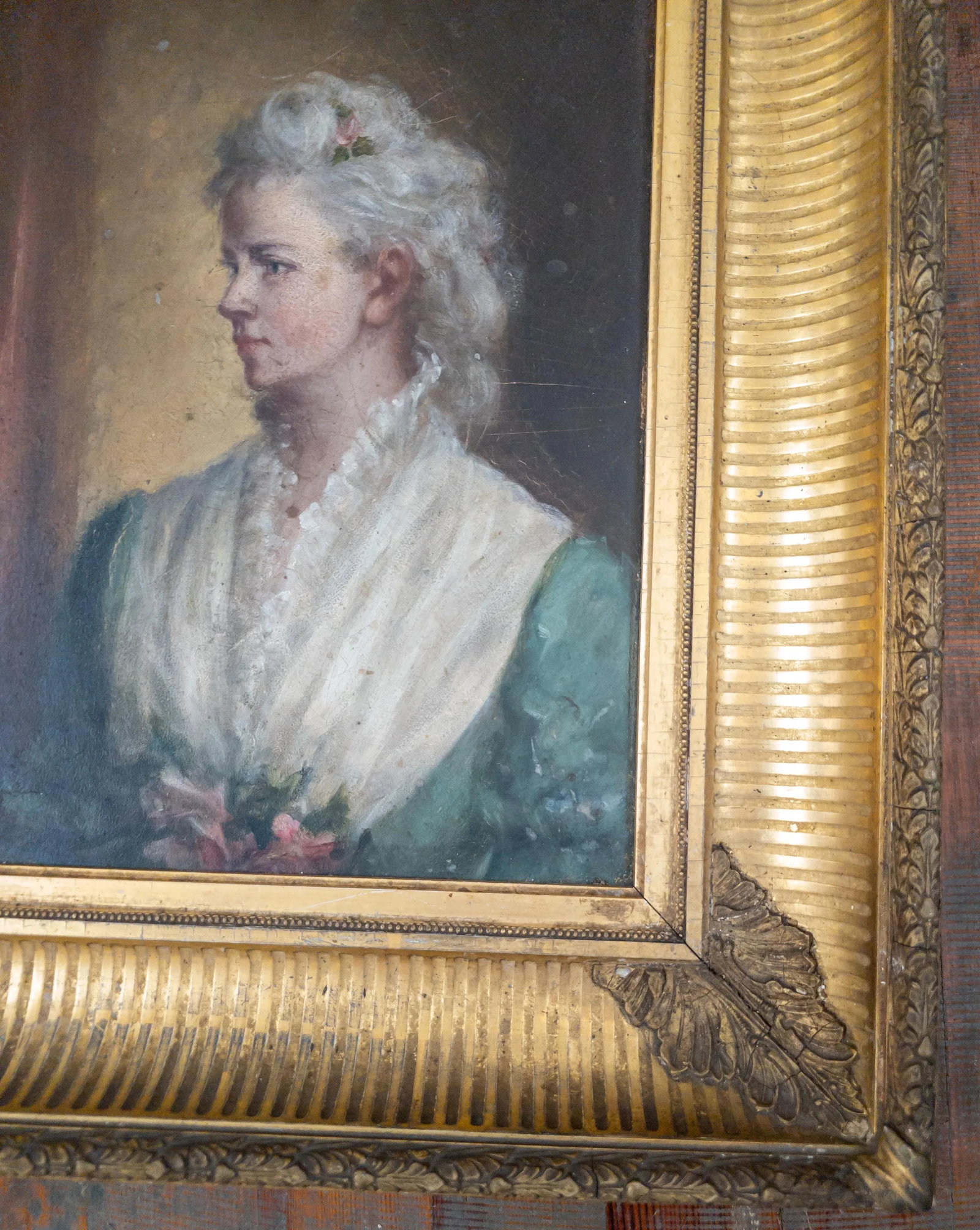 Early 20th Century American Portrait of a Pretty Lady in Gold Frame - 5
