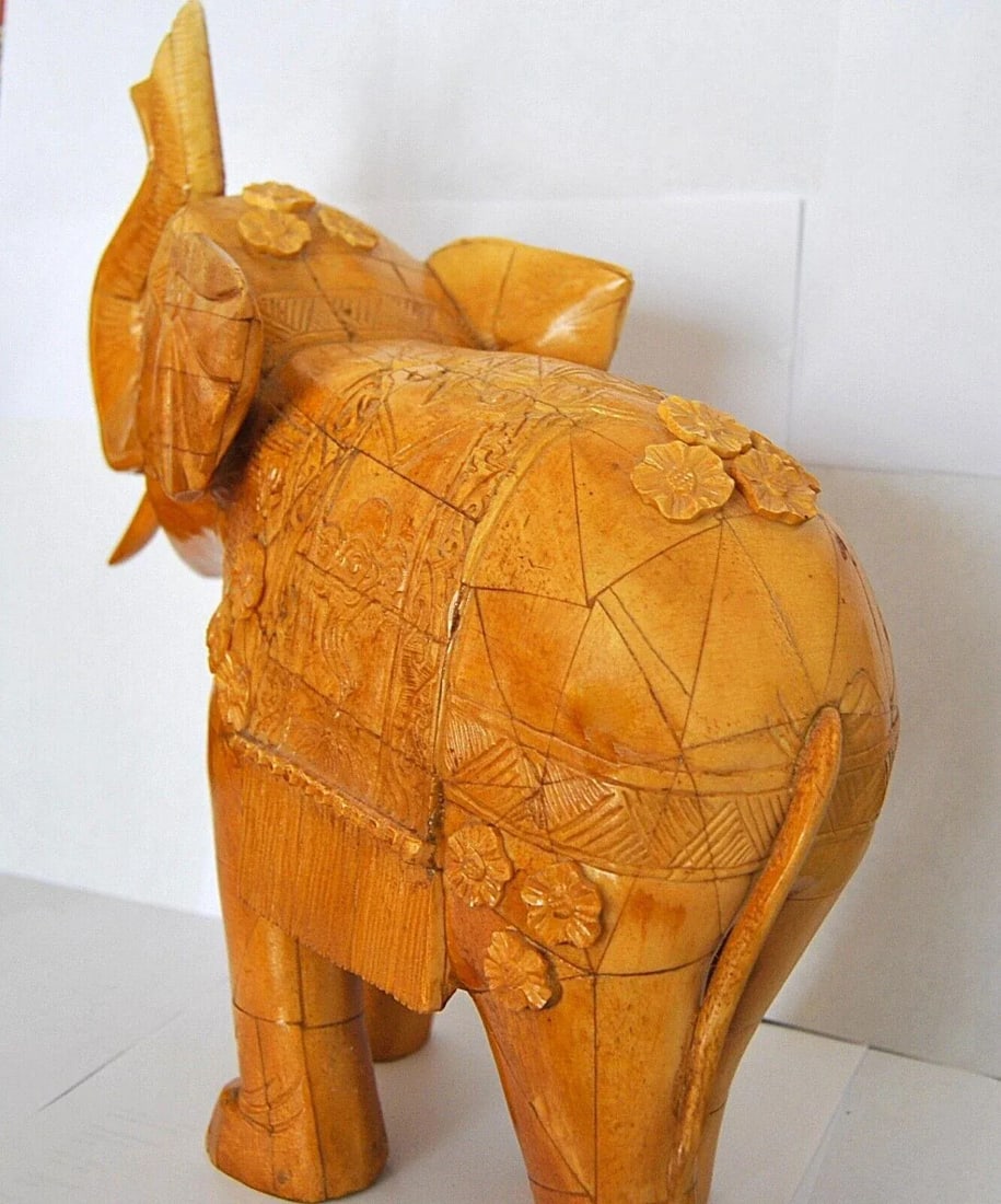 Mid 20th Century Hindu Trunk-Up Elephant Hand-Carved Wood Indian Ganesha Animal Sculpture Statuette - 5