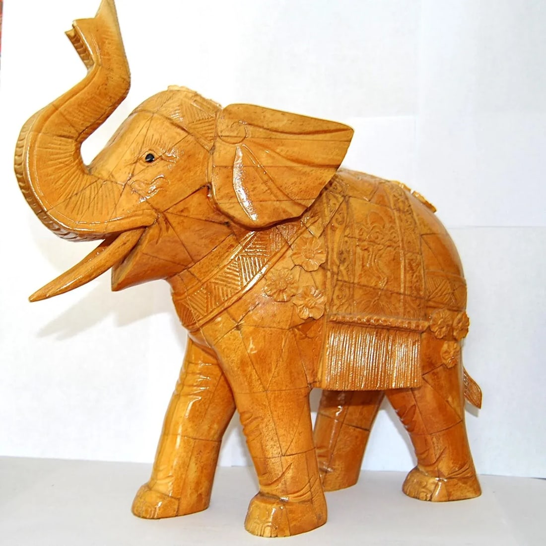 Mid 20th Century Hindu Trunk-Up Elephant Hand-Carved Wood Indian Ganesha Animal Sculpture Statuette - 9