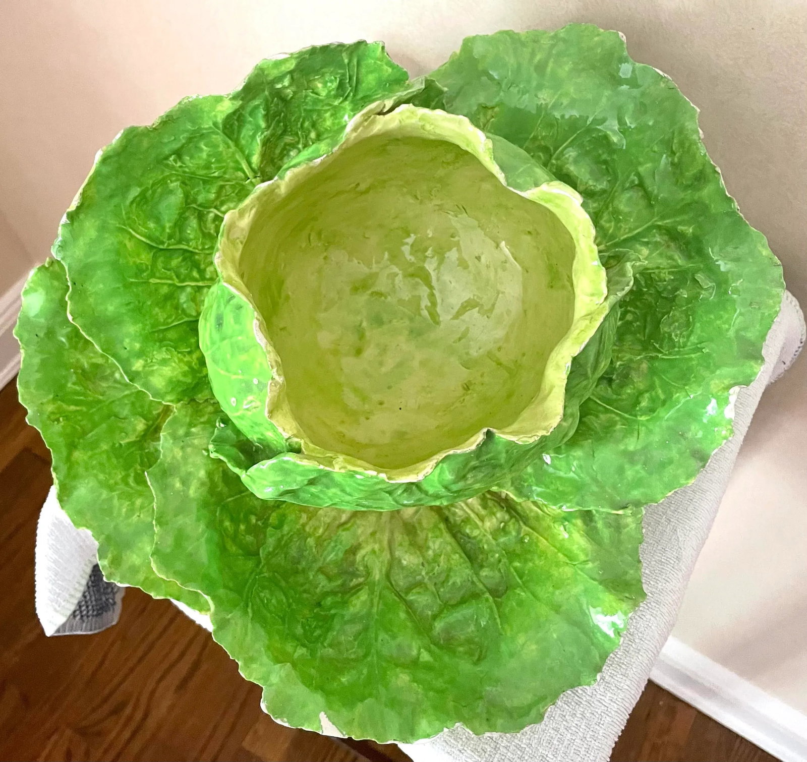 Large 19th Cent Italian Majolica Cabbage or Lettuce Bowl - 6