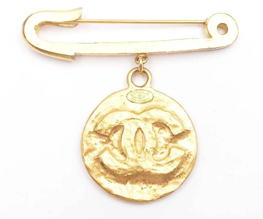 Chanel Vintage Gold Plated Medallion Coin Safety Pin Brooch - 3