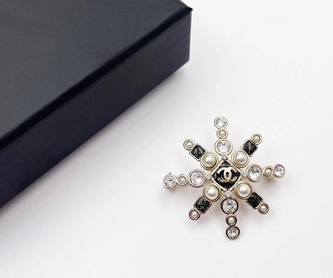 Chanel Gold CC Star Black Bead Pearl Crystal Small Brooch - 2